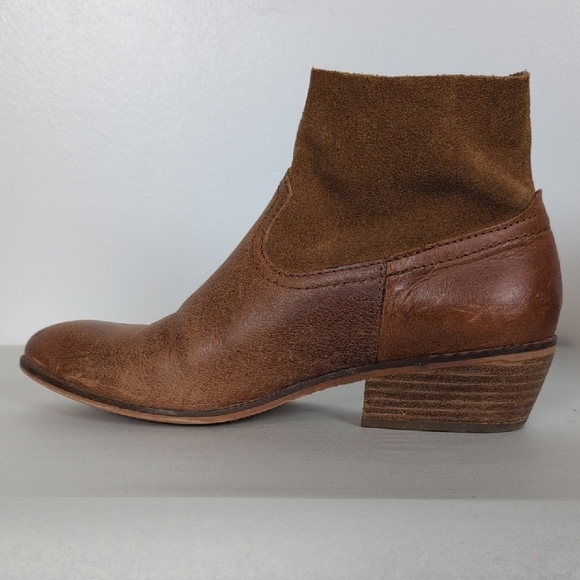 Frye and Co. Rubie Ankle Bootie - Picture 5 of 13